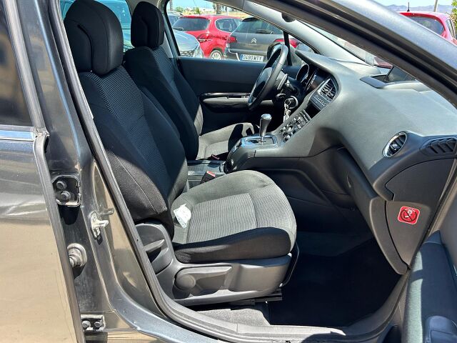 PEUGEOT 5008 SPORT PACK 1.6 E-HDI AUTO SPANISH LHD IN SPAIN 125K 5 SEATS SUPERB 2012